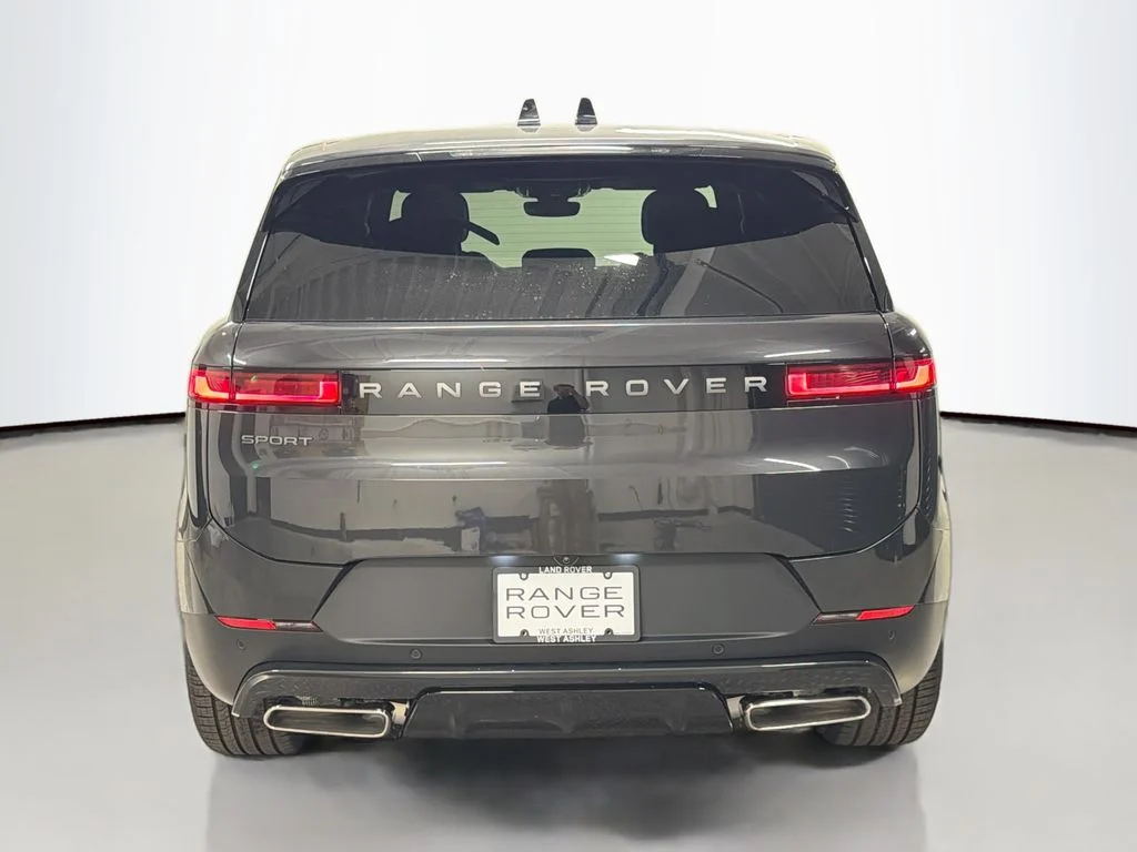 New 2026 Carpathian Gray Premium Metallic Land Rover SE image 10