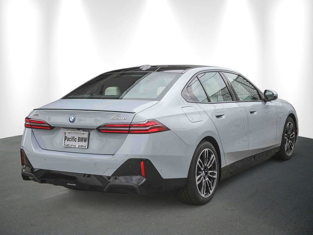 New 2027 Brooklyn Grey Metallic BMW 550e xDrive image 6