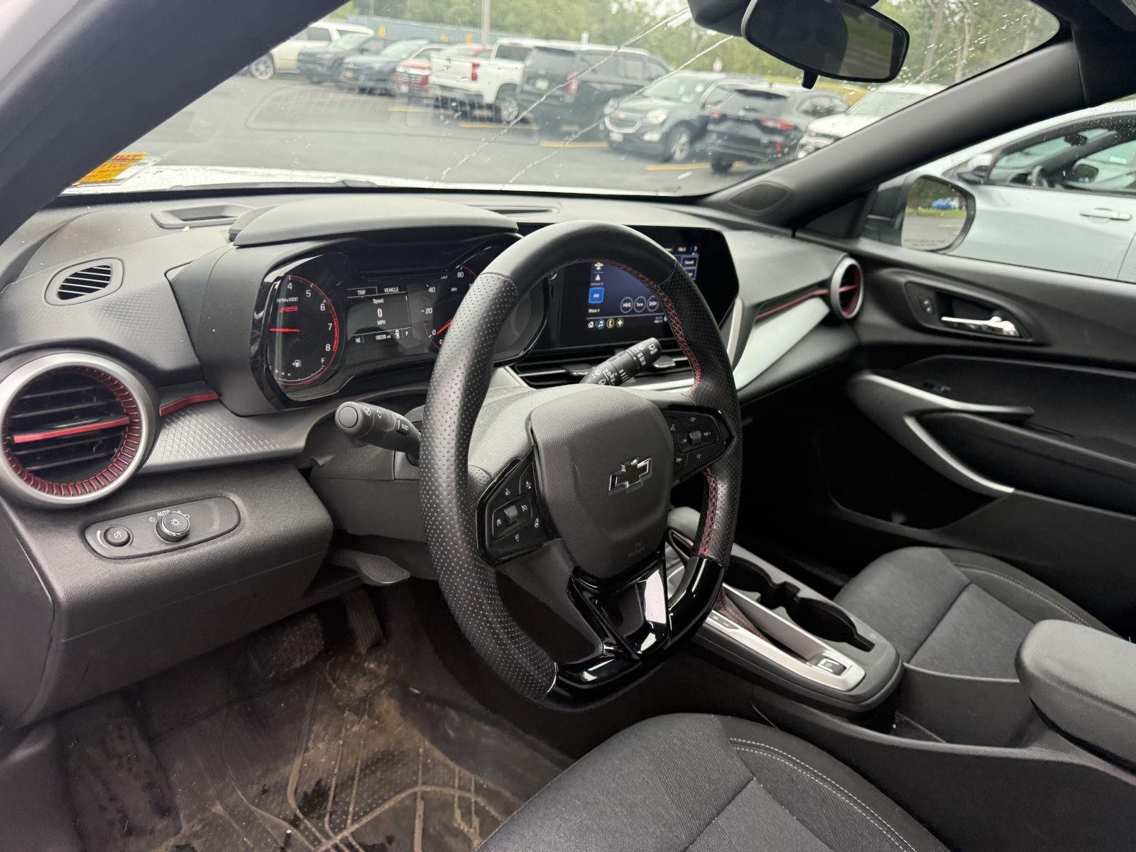 Used 2025 Summit White Chevrolet 1RS image 6