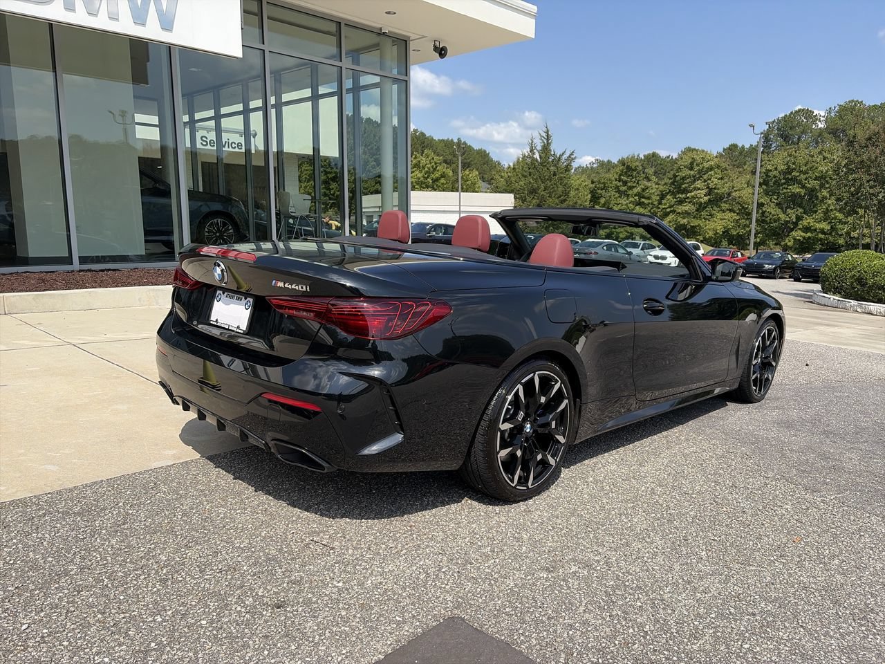 Used 2027 Black Sapphire Metallic BMW M440i image 8