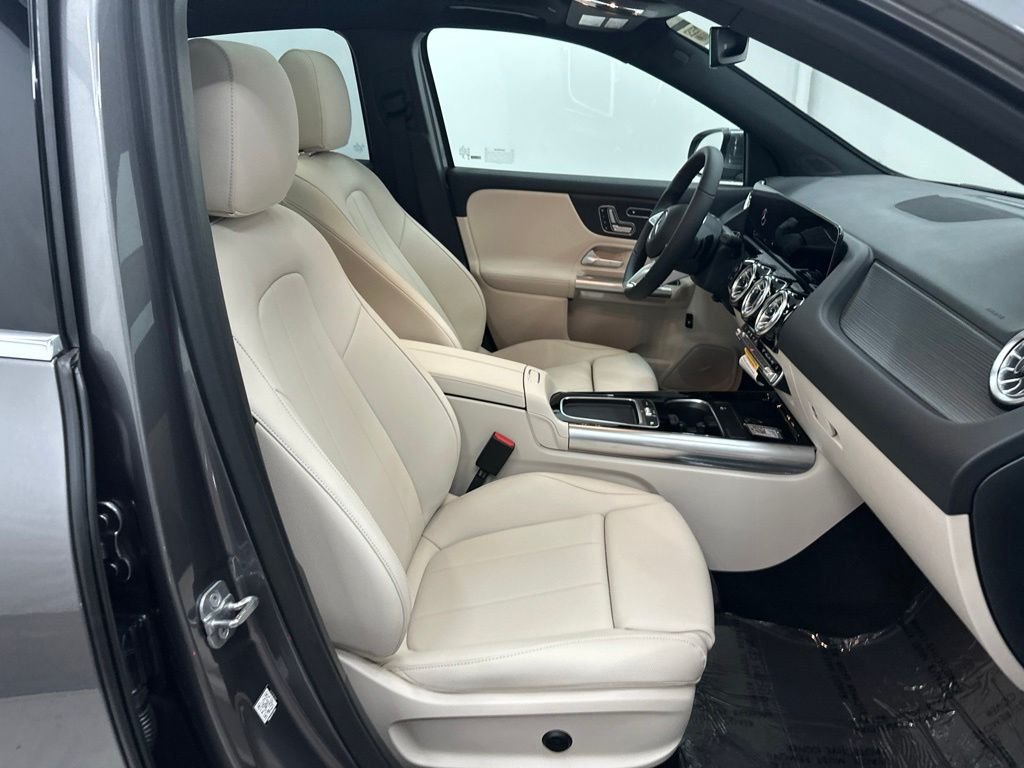 New 2026 Mountain Grey Metallic Mercedes-Benz GLA 250 image 27