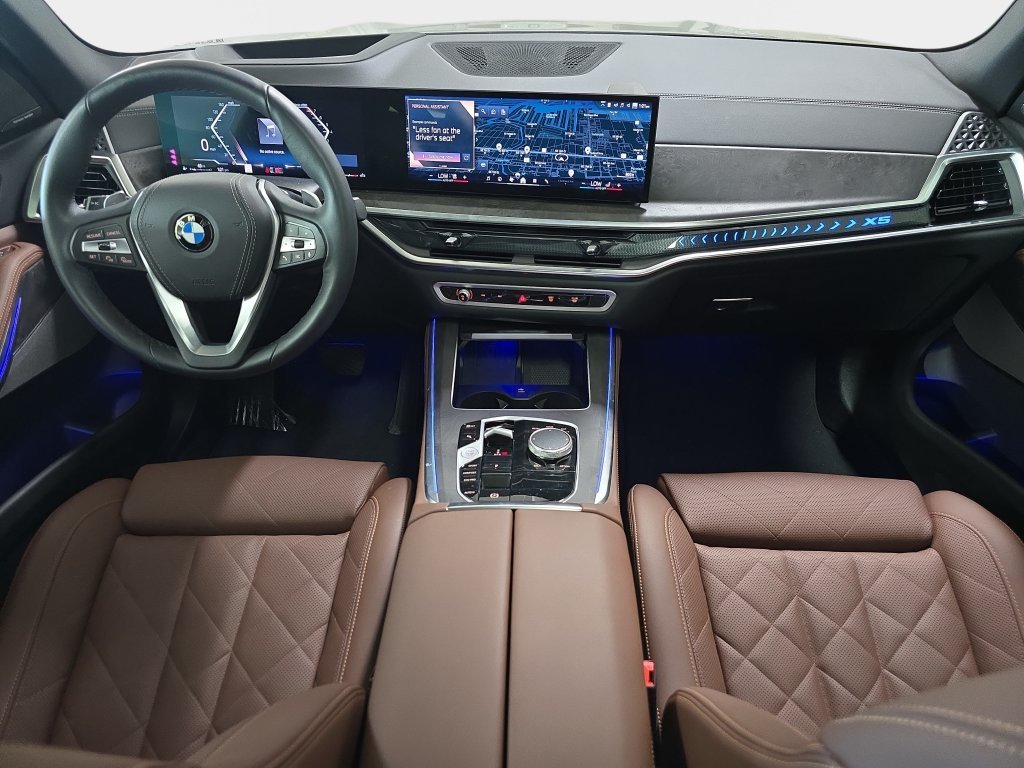 Used 2026 Black Sapphire Metallic BMW sDrive40i image 11
