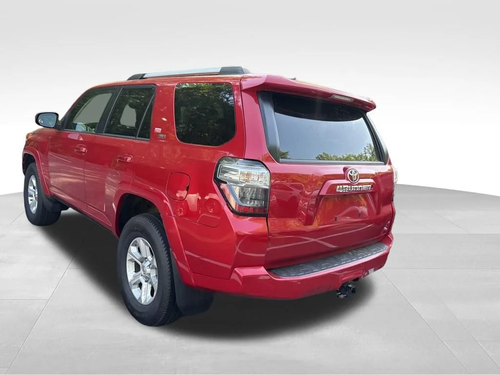 Used 2021 Bk Toyota SR5 image 17