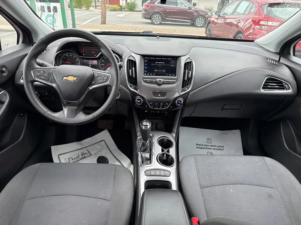 Used 2019 CAJUN RED TINTCOAT Chevrolet LT image 11