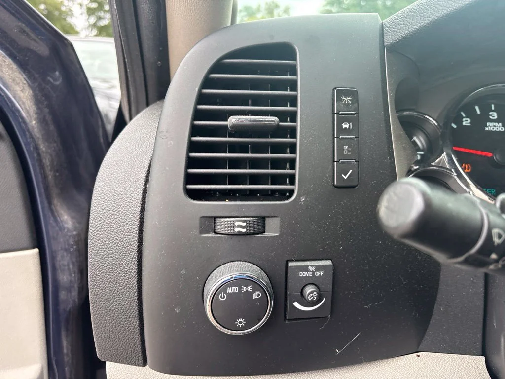 Used 2009 Blue Chevrolet LT image 14