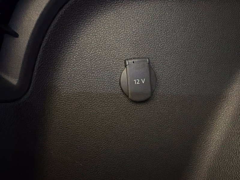 Used 2024  Volkswagen 2.0T SE w/Technology image 12