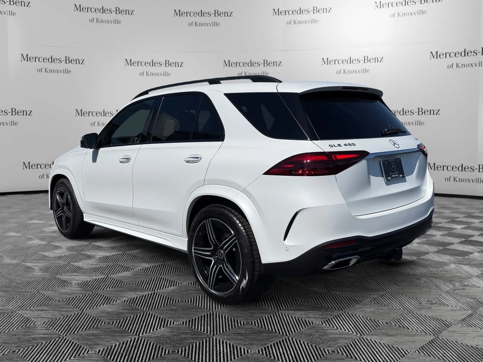 New 2026 MANUFAKTUR Moonlight White Magno Mercedes-Benz GLE 450 image 3