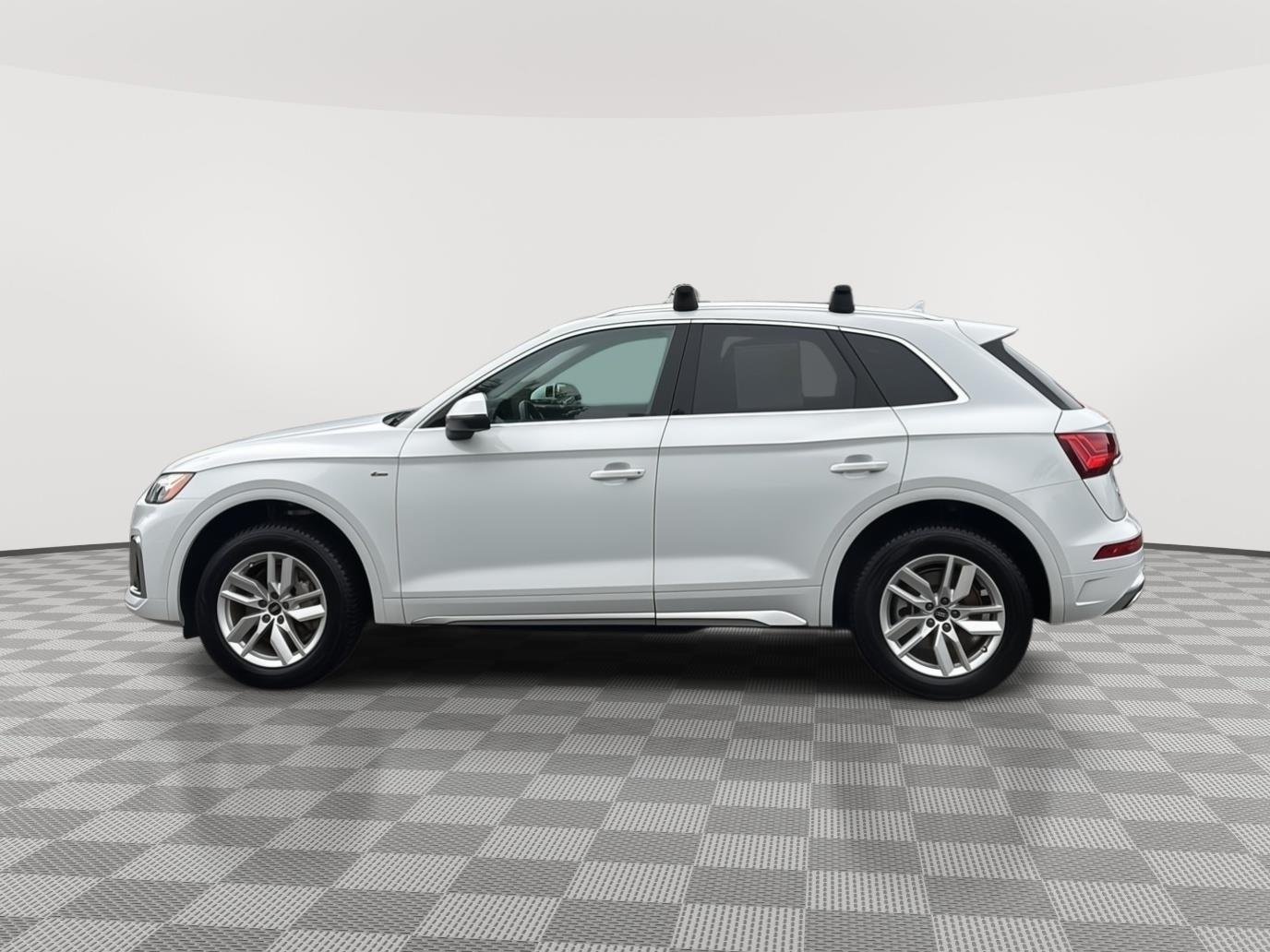 Used 2022 Glacier White Metallic Audi S line Premium image 8