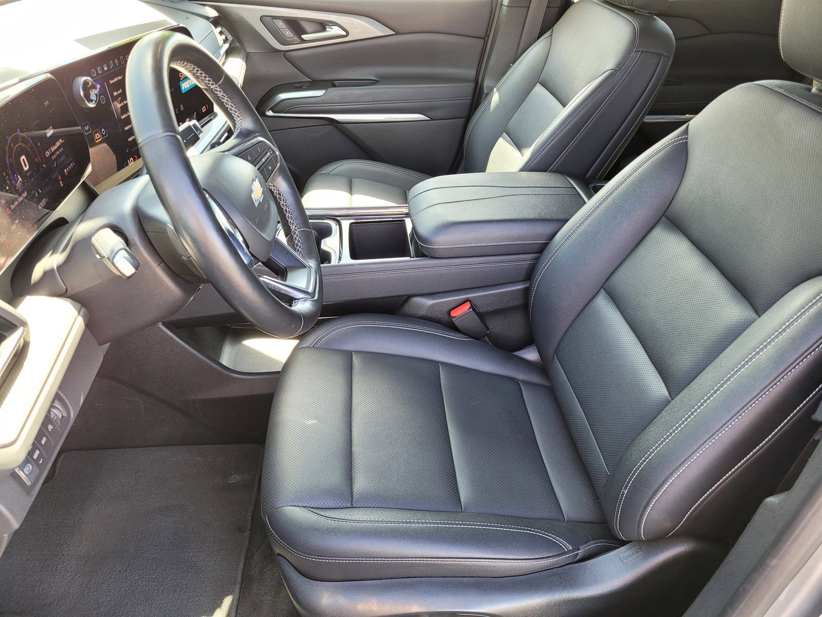 Used 2025 Sterling Gray Metallic Chevrolet AWD LT image 17