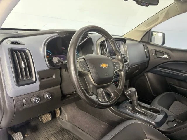 Used 2019 White Chevrolet Z71 image 13