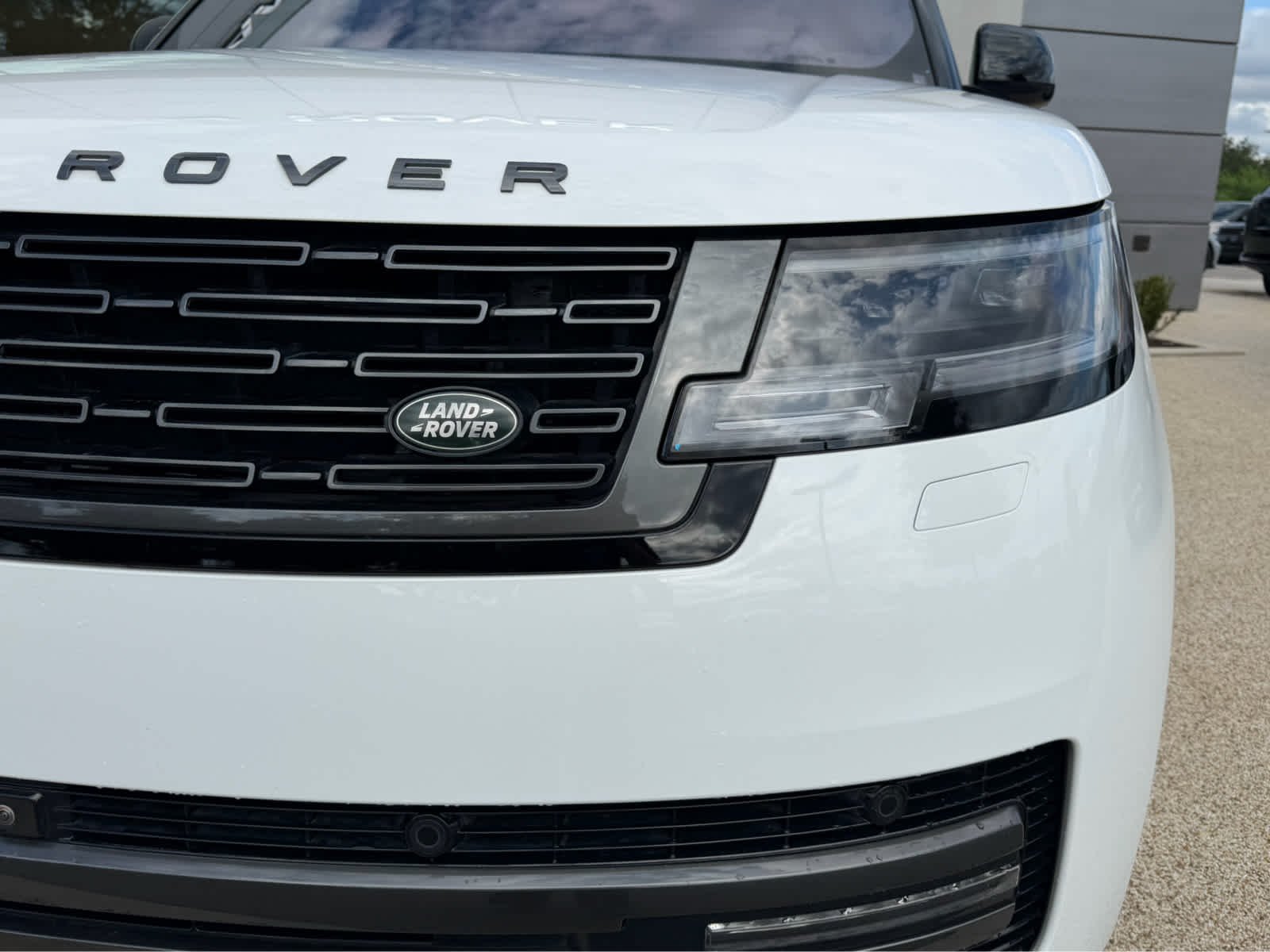 Certified Used 2023 Fuji White Land Rover SE image 11