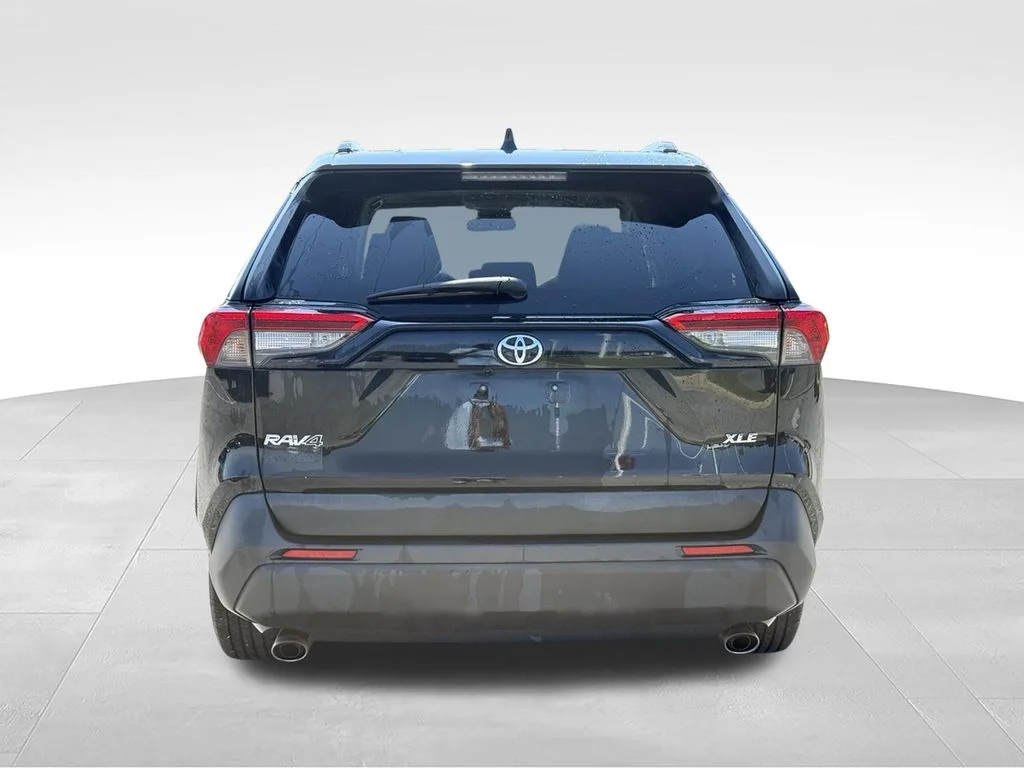 Used 2021 Black Toyota XLE image 26