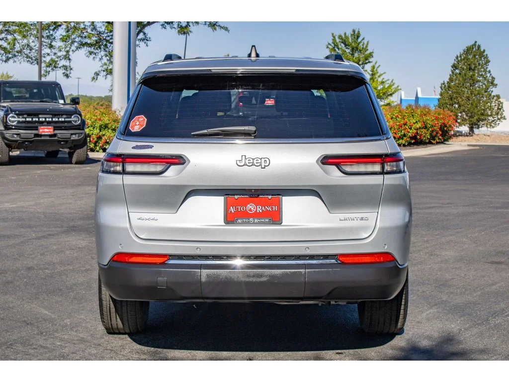 Used 2024 Silver Zynith Jeep Limited image 7