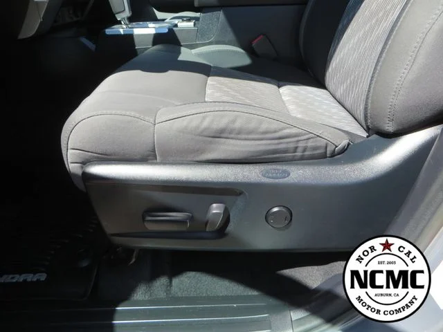 Used 2018 Silver Toyota SR5 image 23