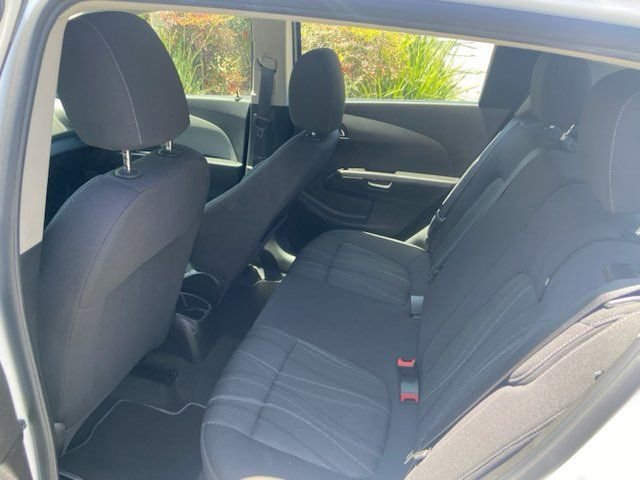 Used 2014 SUMMIT WHITE Chevrolet LT image 5
