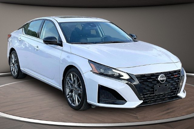 Used 2024 Gray Nissan 2.0 SR image 10