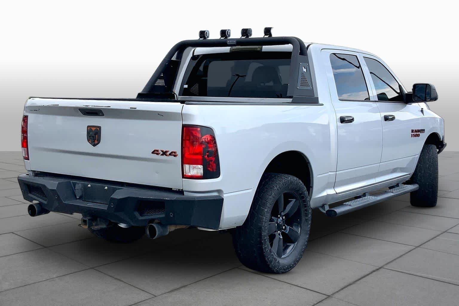 Used 2017 Bright Silver Clearcoat Metallic Ram Express image 11