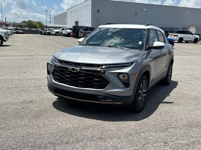 Used 2025 Gray Chevrolet ACTIV image 9