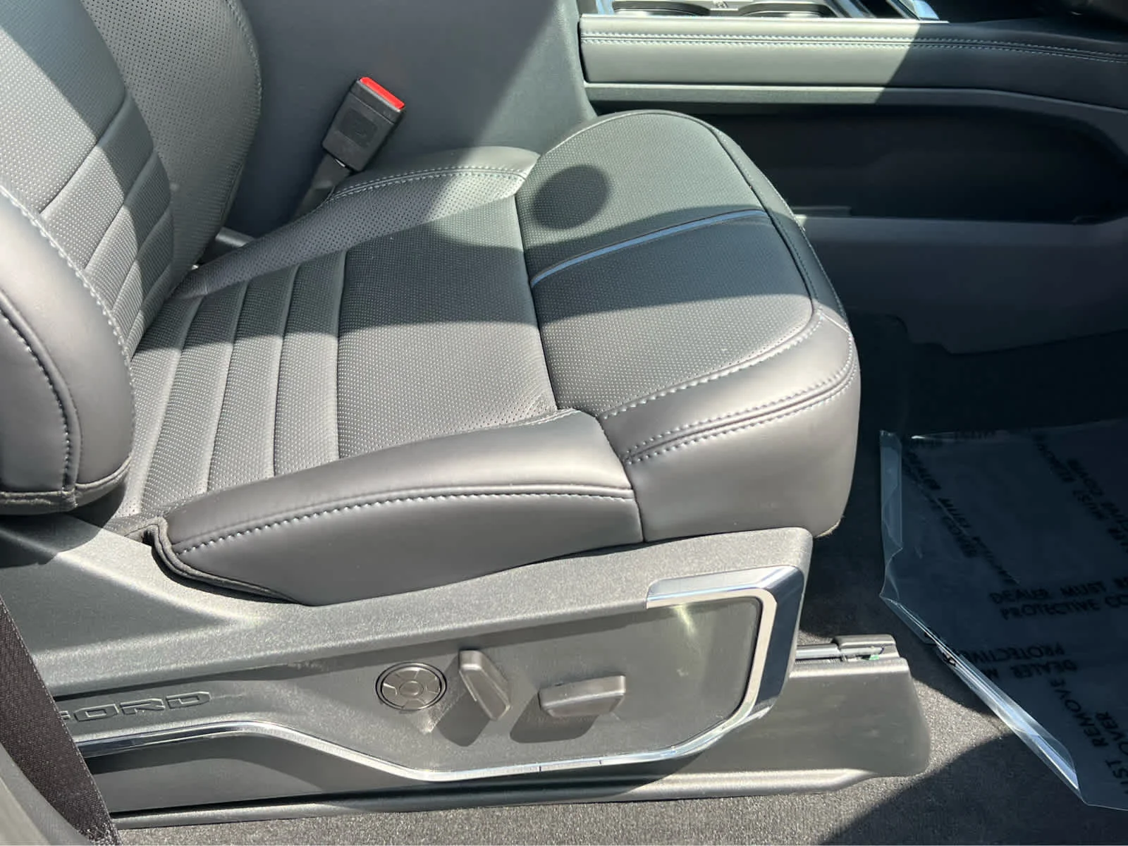 New 2026 Agate Black Metallic Ford F-350® Platinum® image 18