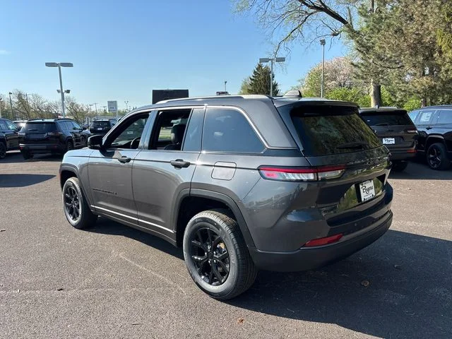 New 2026 Baltic Gray Metallic Clear-Coat Exterior Paint Jeep Altitude image 4