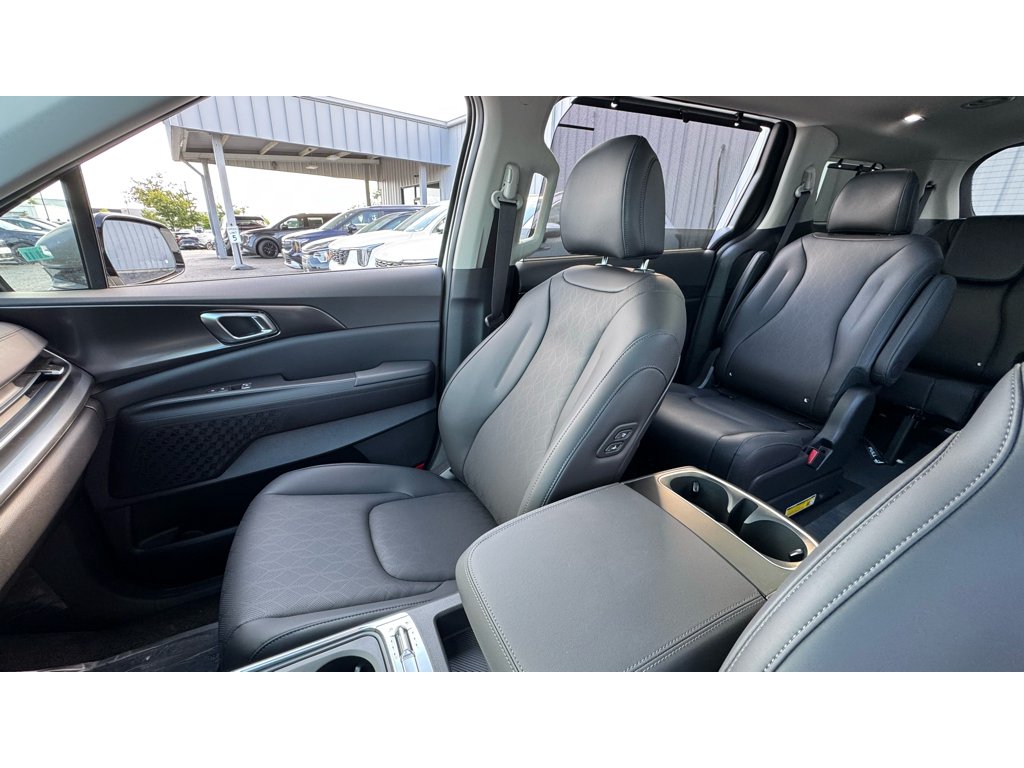 New 2027 Snow White Pearl Kia SX image 5
