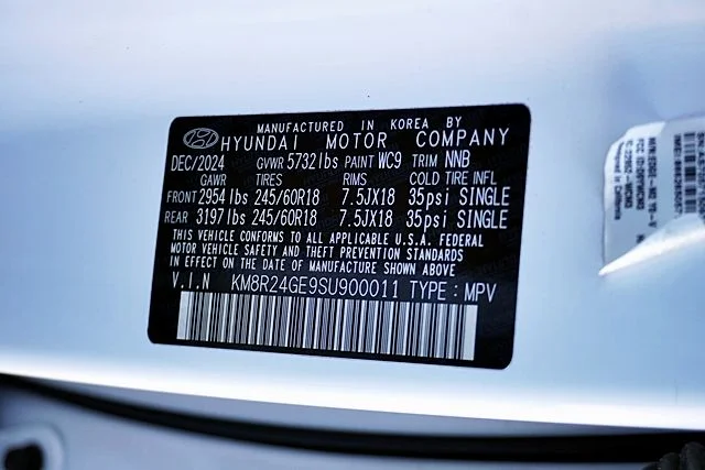 Used 2025 White Hyundai SEL image 32