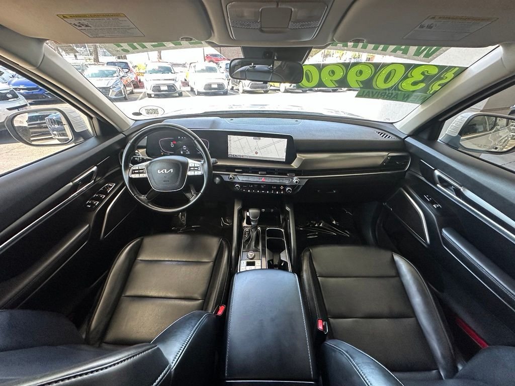 Used 2024 White Kia LX image 17