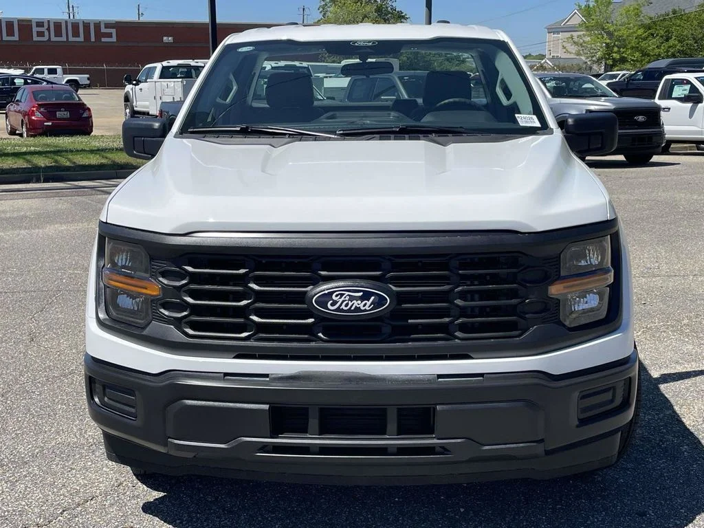 New 2026 Oxford White Ford XL image 8