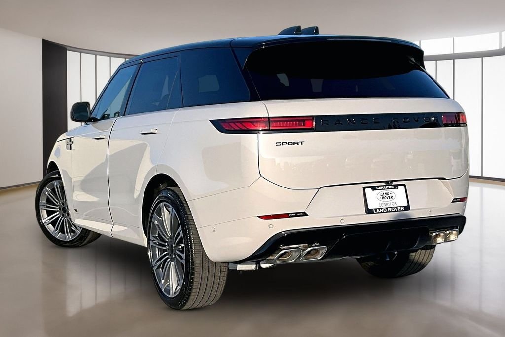 New 2026 BORASCO GREY Land Rover Dynamic SE image 3