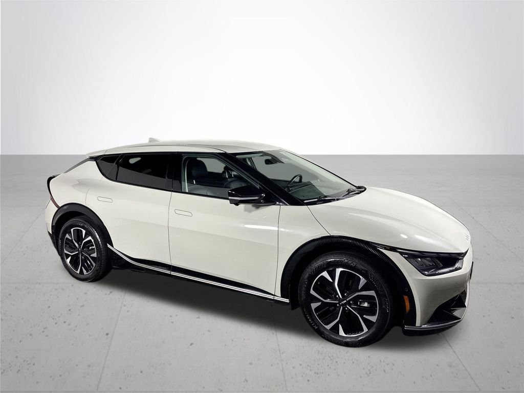 Used 2023 White Kia Wind image 4