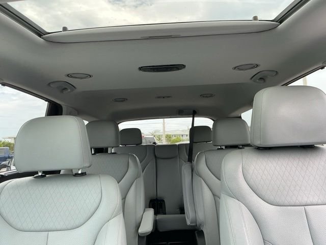 Used 2021 Silver Hyundai SEL image 16