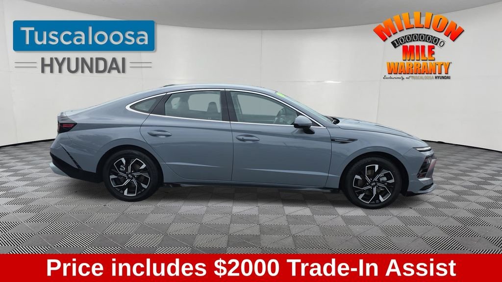 Used 2024 Blue Hyundai SEL image 9