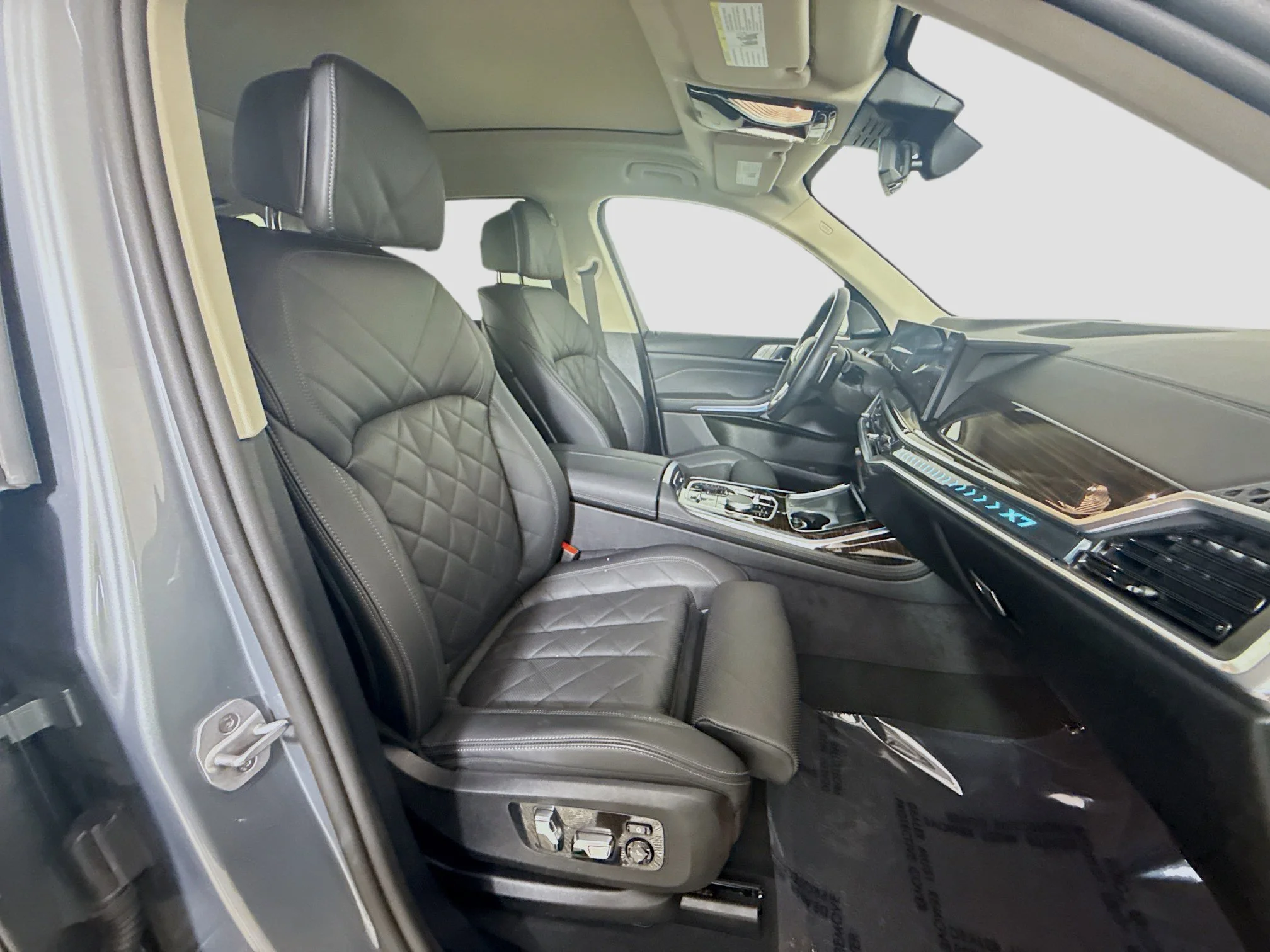 Used 2026 Skyscraper Gray Metallic BMW xDrive40i image 25