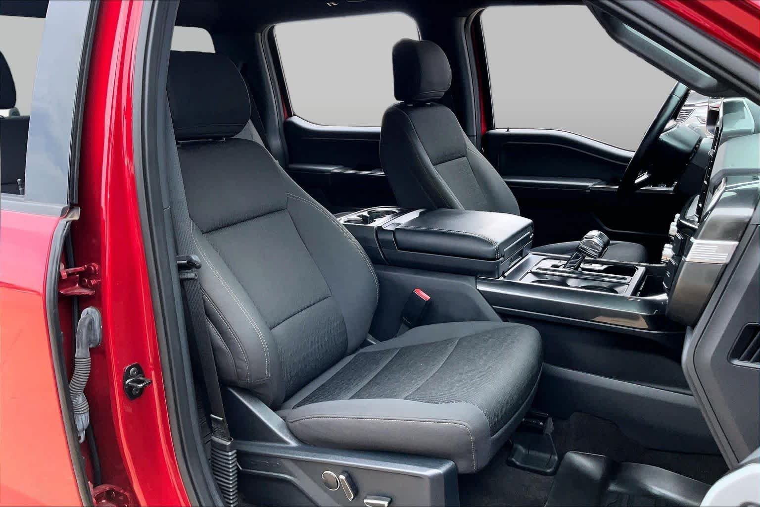 Used 2021 Rapid Red Metallic Tinted Clearcoat Ford XLT image 9