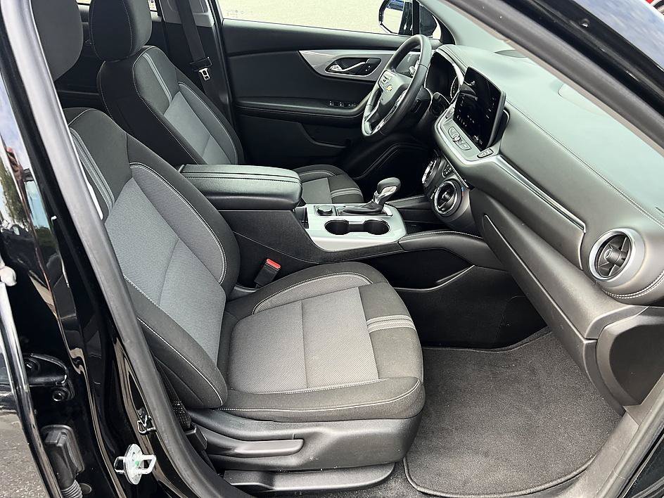 Used 2025 Black Chevrolet LT image 17