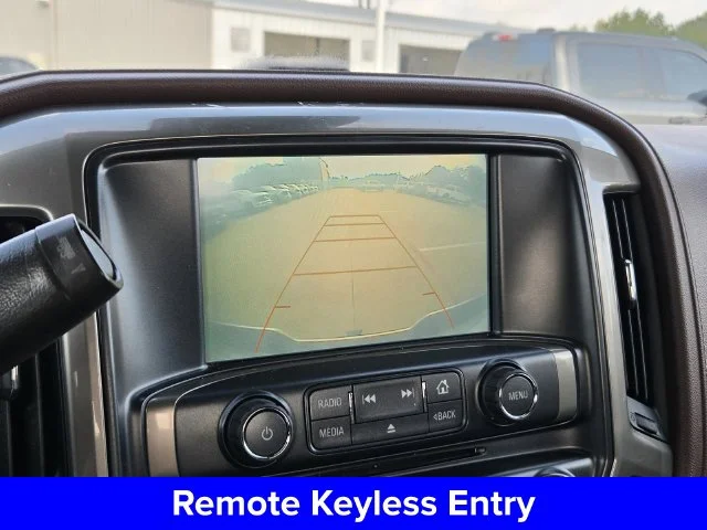 Used 2019 Iridescent Pearl Tricoat Chevrolet High Country image 18