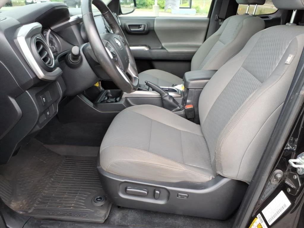 Used 2022 Midnight Black Metallic Toyota SR5 V6 image 14