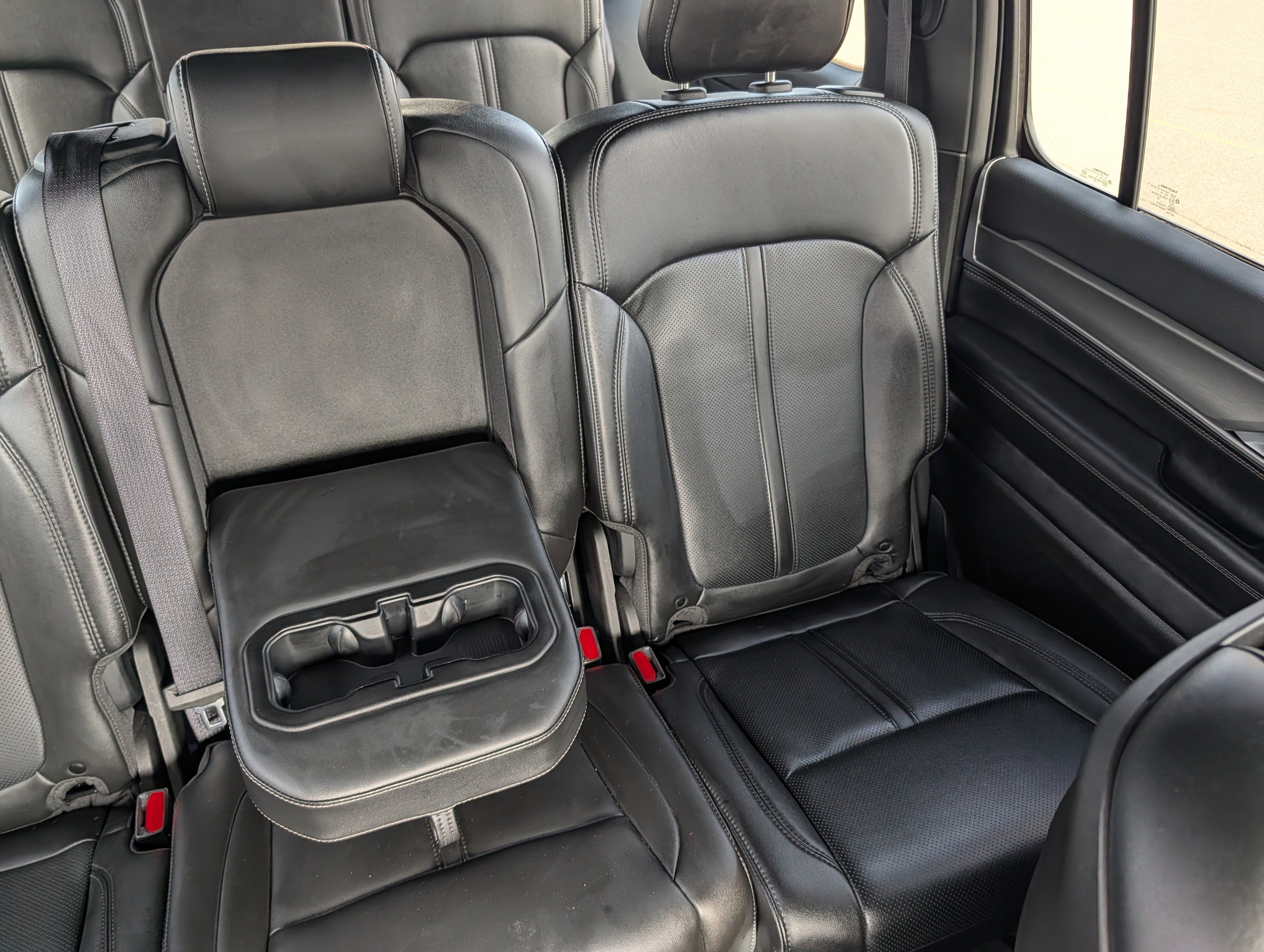 Used 2025 Diamond Black Crystal Pearlcoat Jeep 4WD image 14