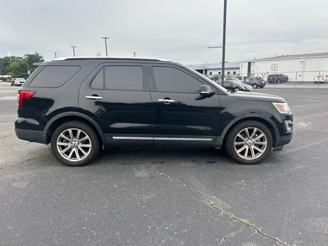 Used 2017 Black Ford Limited image 5