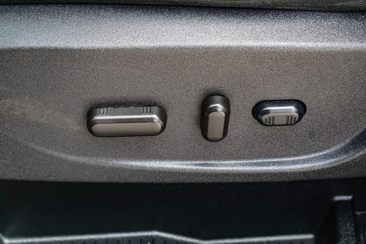 Used 2018 Magnetic Ford Titanium image 15