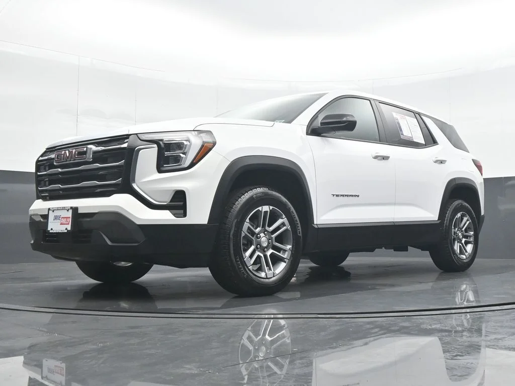 Used 2026 White GMC Elevation image 26