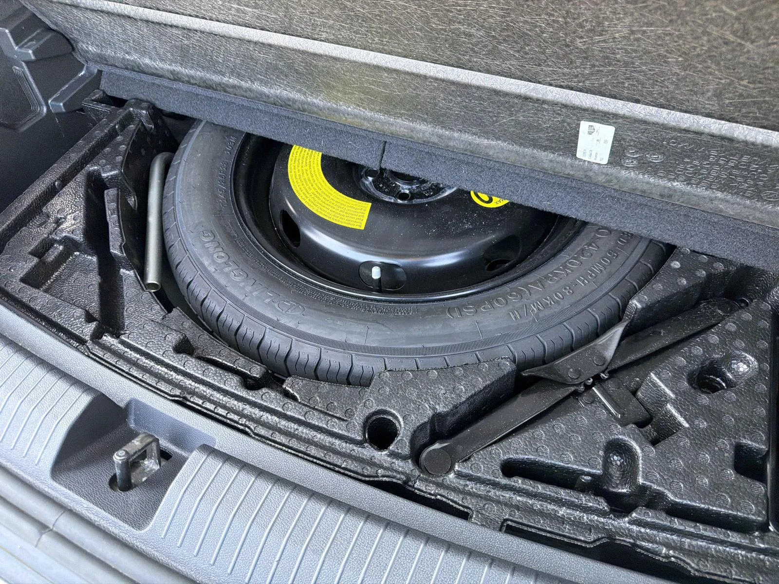 Used 2024 White Volkswagen SE image 40