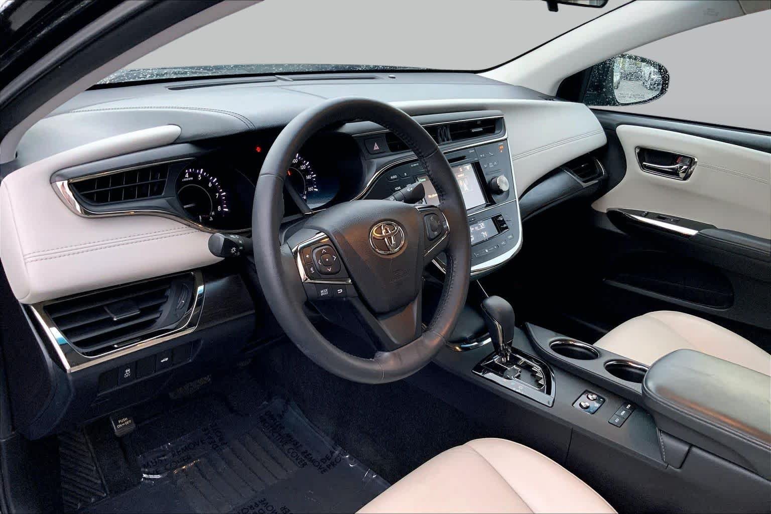 Used 2016 Midnight Black Metallic Toyota XLE image 17