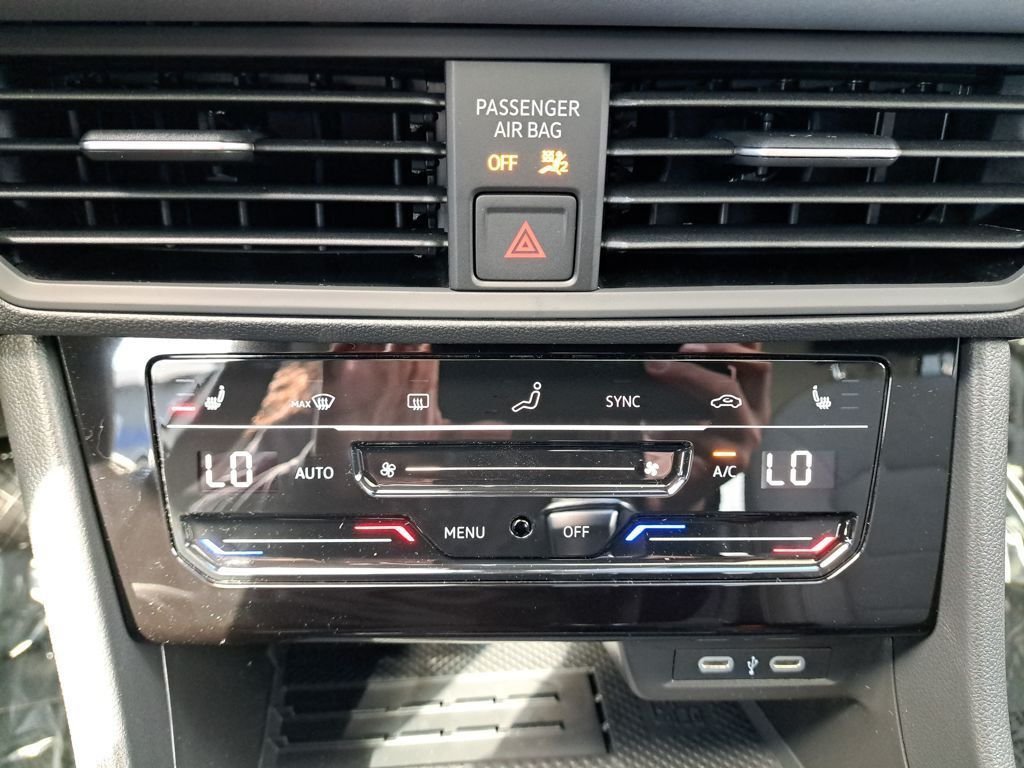 New 2026 Silver Volkswagen 1.5T SE image 19