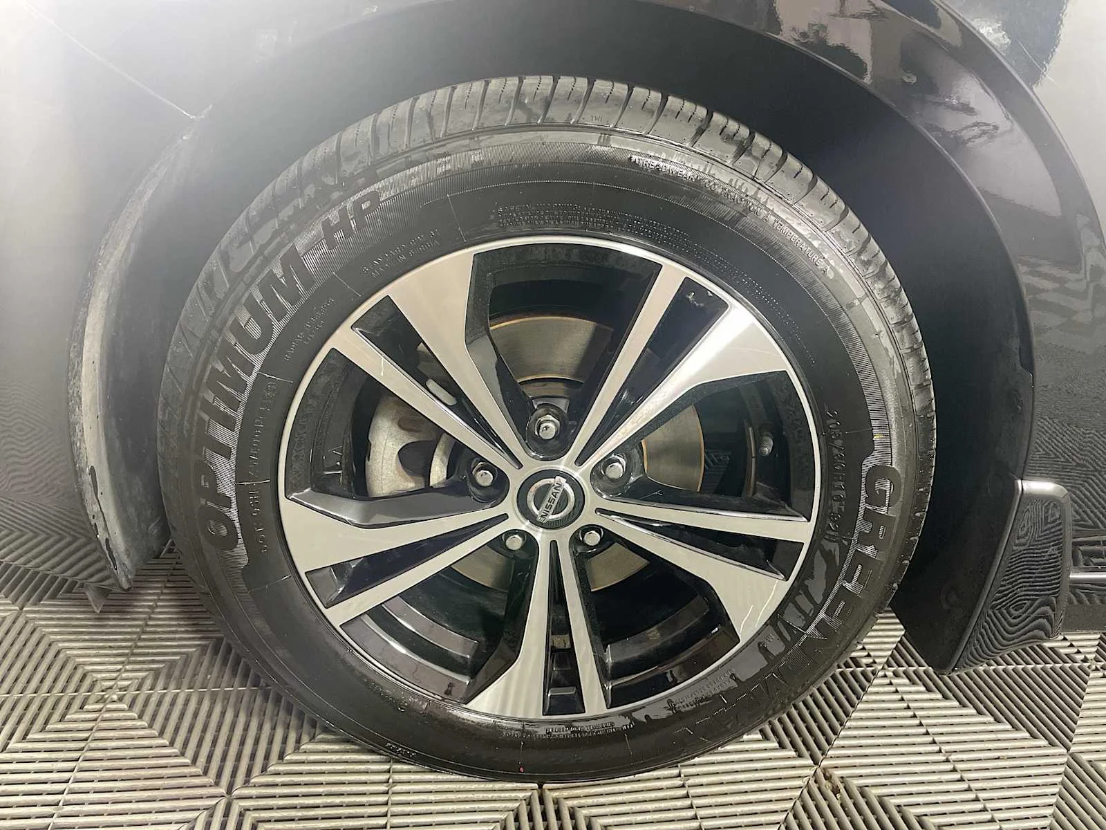 Used 2023 Super Black Nissan SV image 27