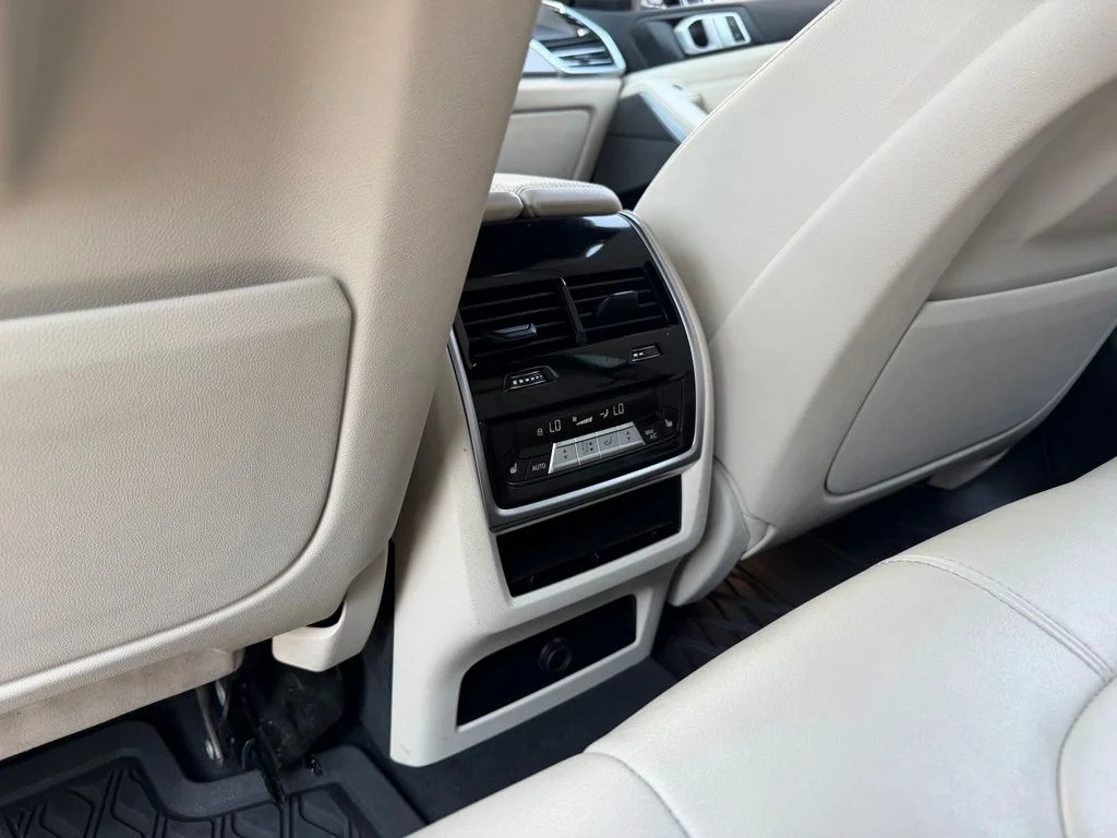 Used 2021 Black BMW xDrive40i image 20