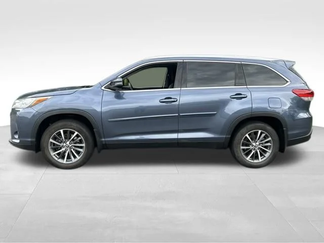 Used 2019 Blue Toyota XLE image 2