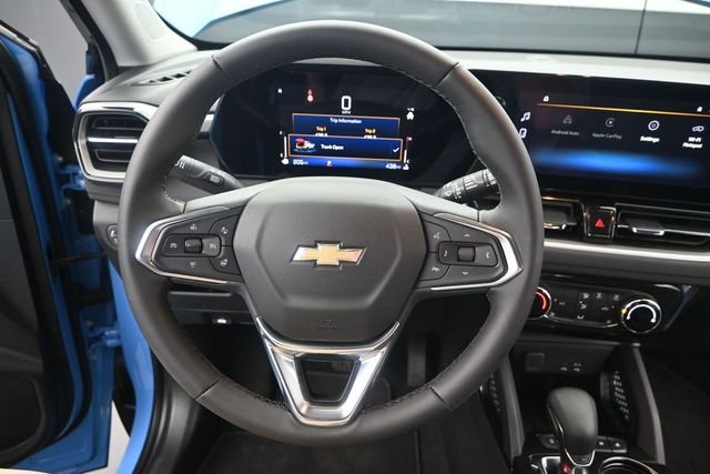Used 2024 Fountain Blue Chevrolet LT image 5