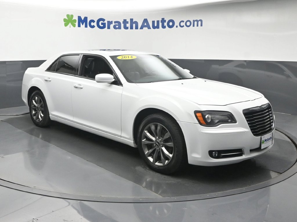Used 2014 White Chrysler S image 2