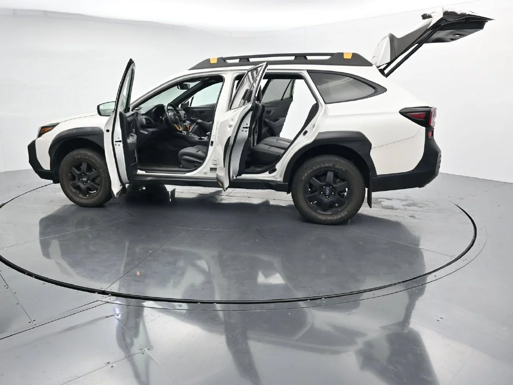 Used 2024 White Subaru Wilderness image 27